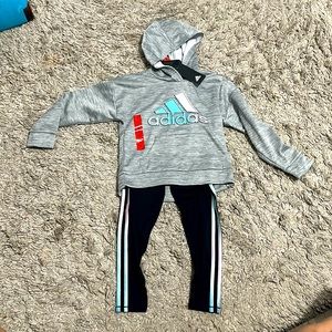 NEW- Adidas set-Size 6